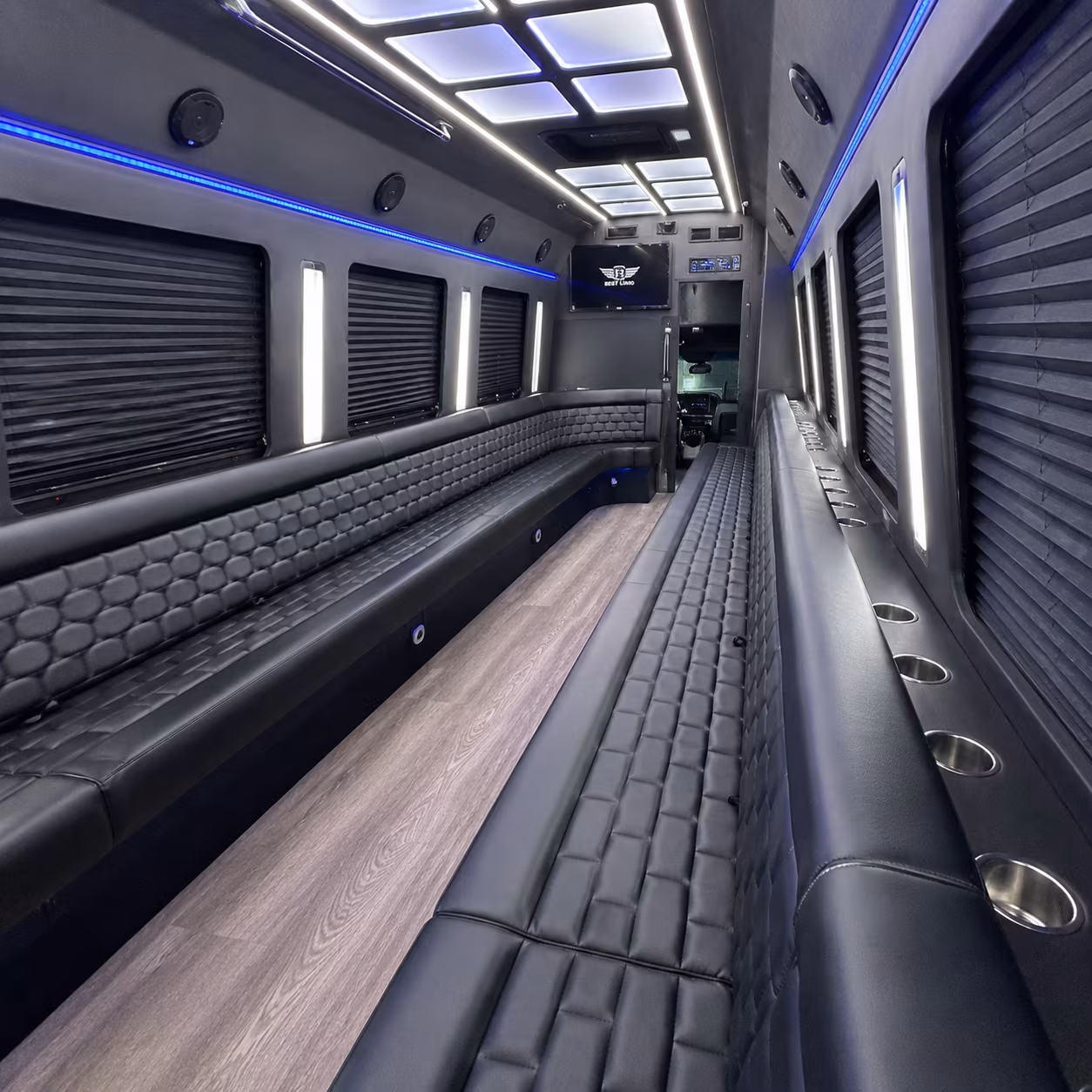 airport bus rentals for tour groups and leisure travel around pinellas county