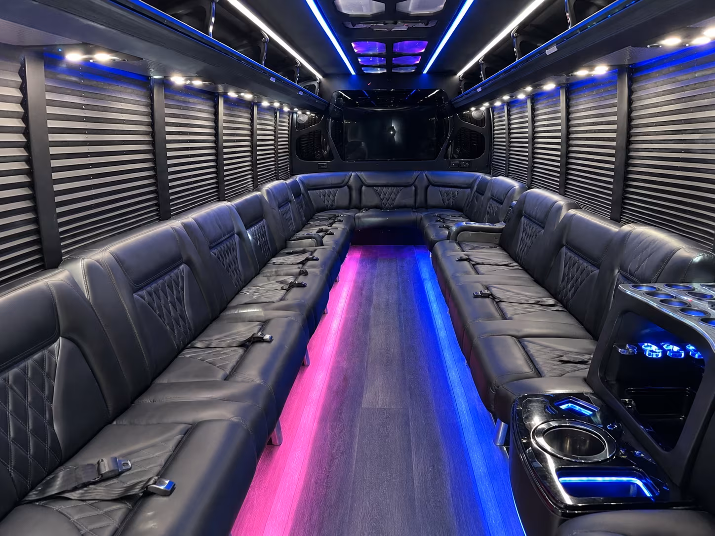 largo bus interior 6