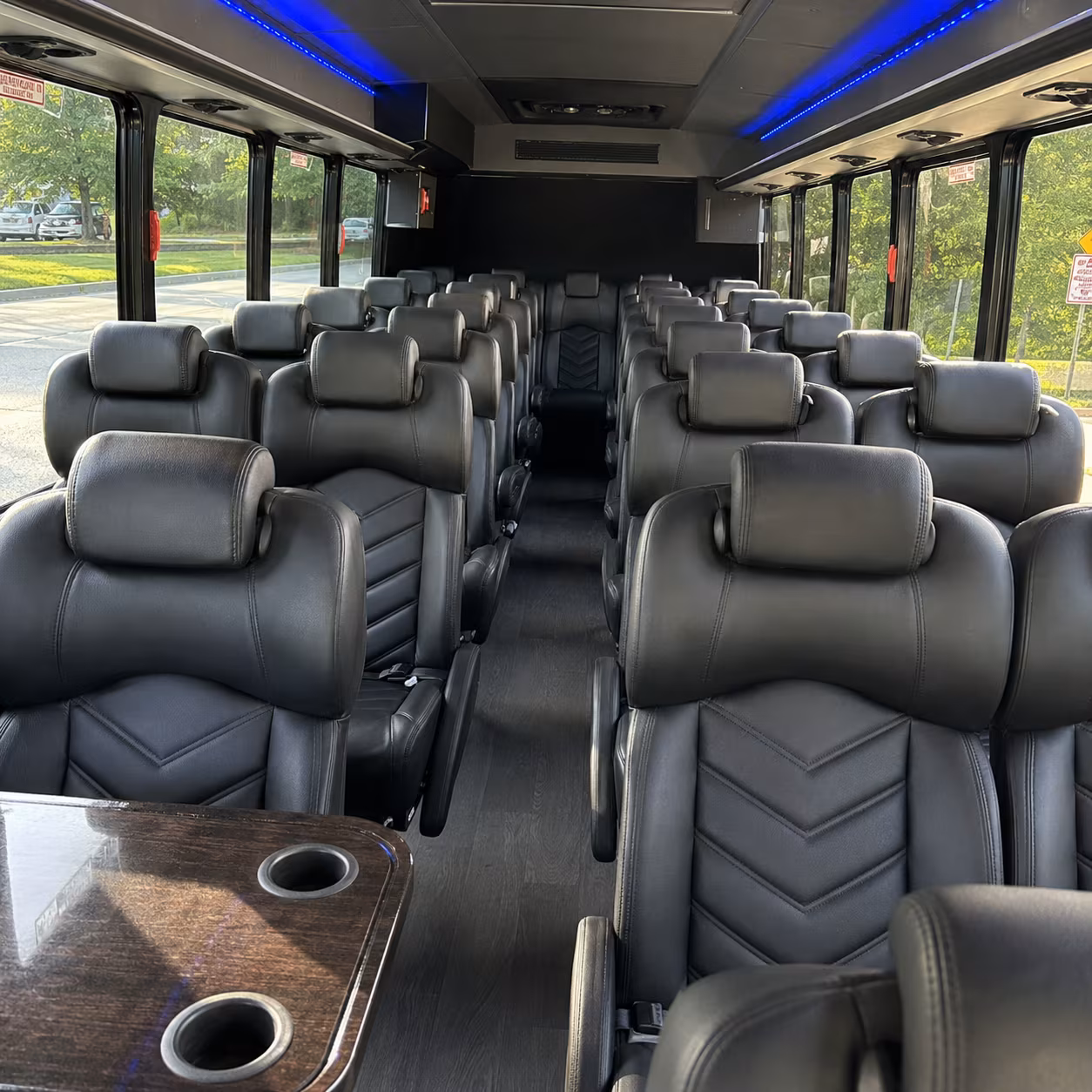 minibus rentals for executive meetings and client entertainment in largo