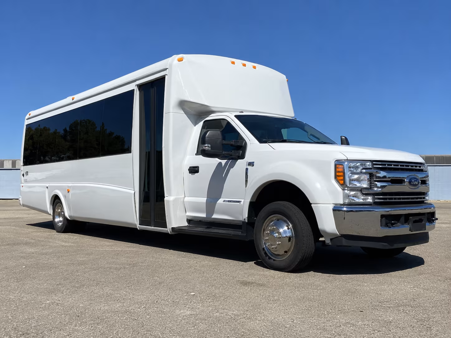 prom homecoming and school event buses in largo