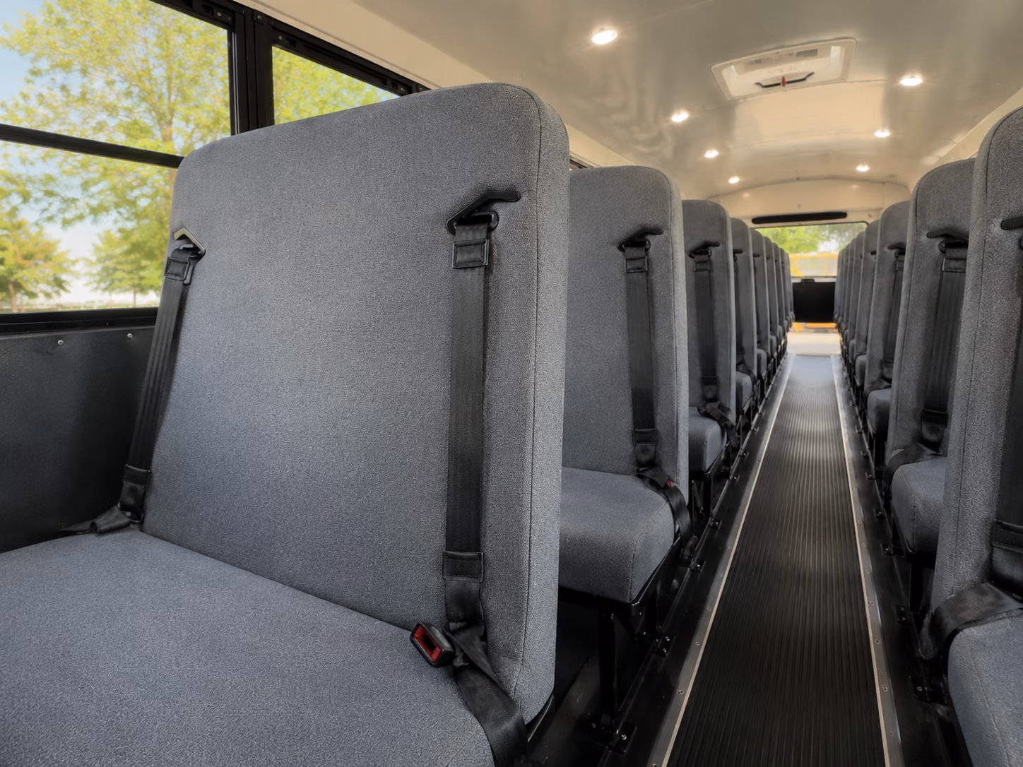 school bus rentals for largo area arts and cultural field trips