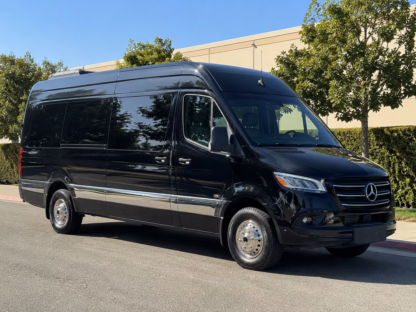 sprinter van and minibus rentals for small group wine tastings near largo